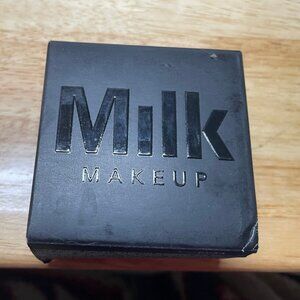 NIP Milk Pore Eclipse Matte Translucent Light Talc-Free Setting Powder